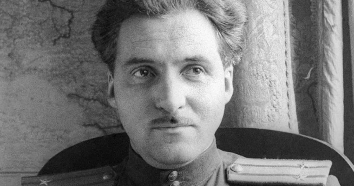 La guerra, la citt� vecchia, le partite tra gli Alleati: � la Bari raccontata dal poeta Simonov